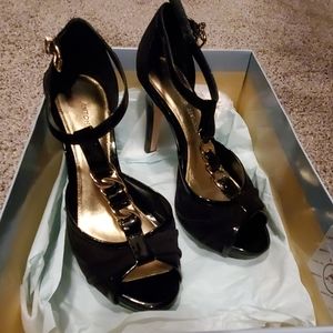 Antonio Melanie Goldie Size 8 Holiday Party Shoe